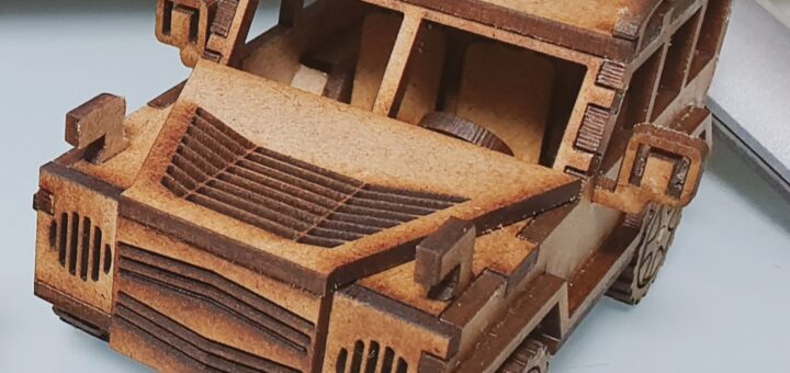 Wood Toy: SUV(버전 4)