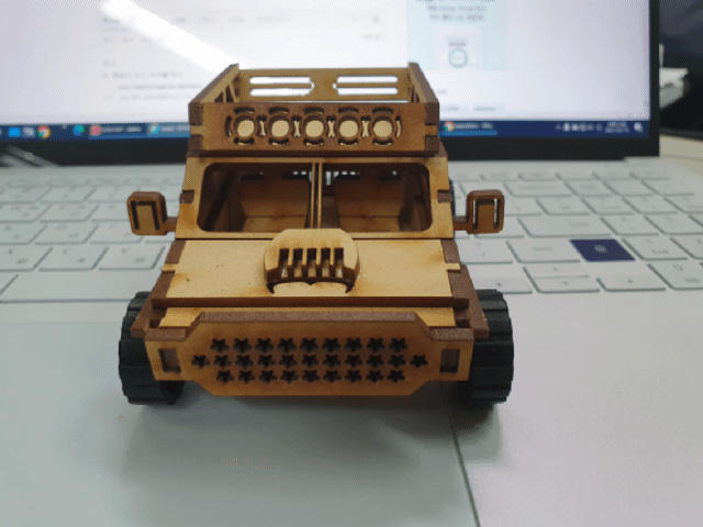 Wood Toy: SUV(버전 8)