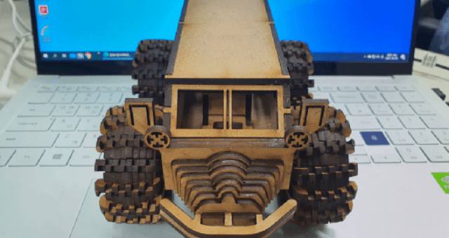 Wood Toy: Monster Truck(버전 3)